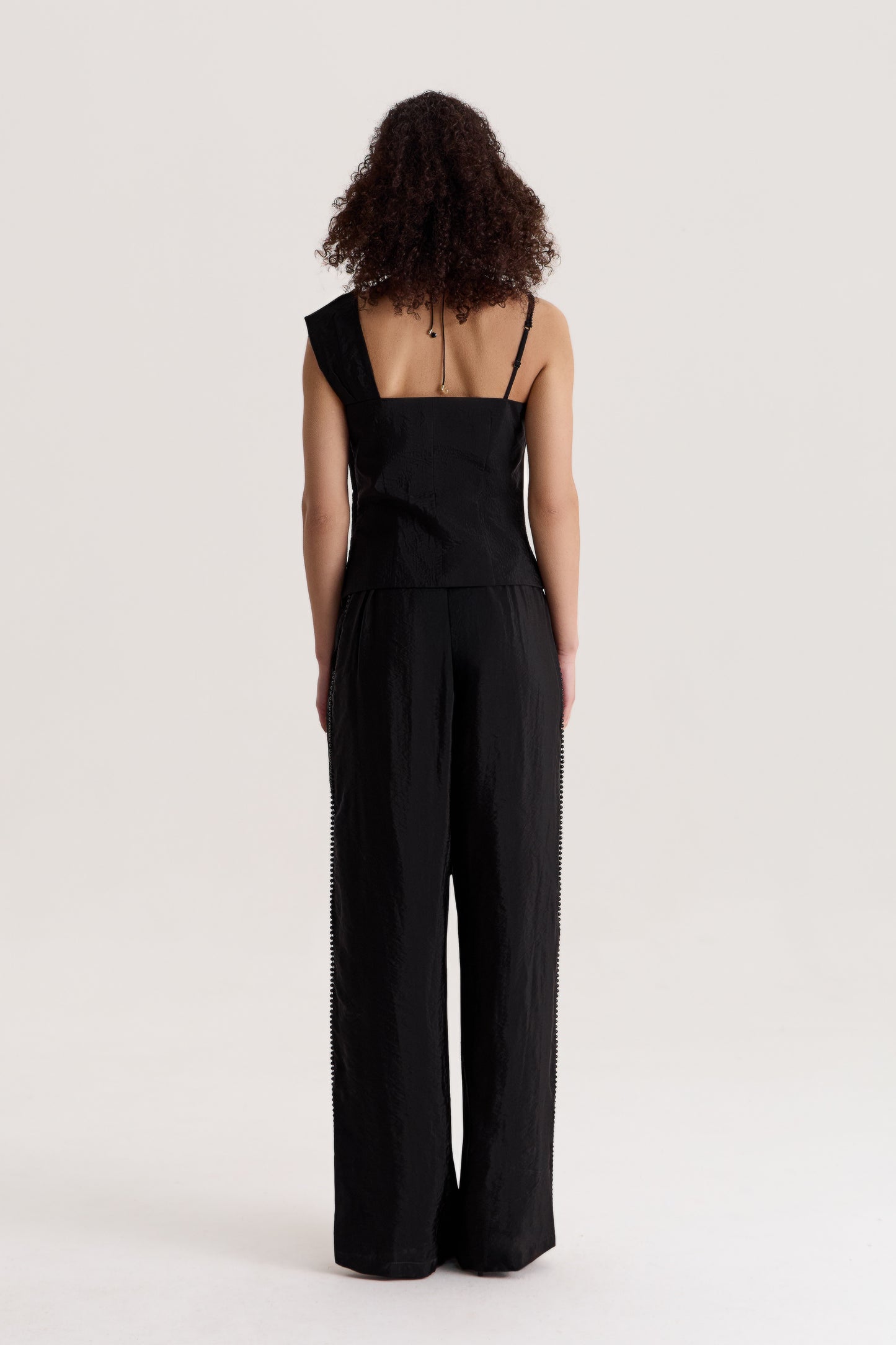 Top Delos with Wide-Strap in Black